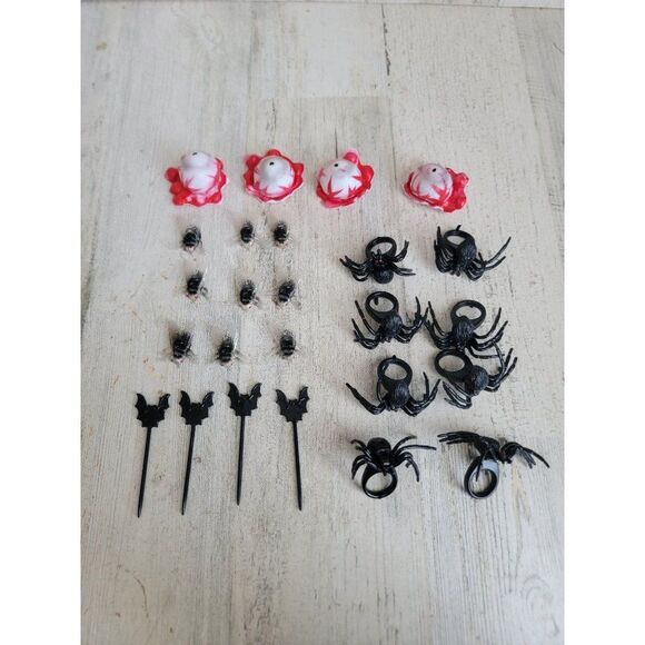 Halloween spider ring fly eyeball bat toothpick party accessories - Picture 1 of 9